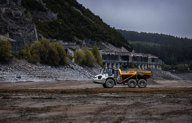 Liebherr articulated dump trucks involved in major project at Lake Reschen